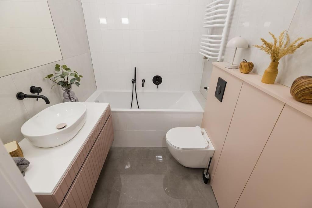 Superapart Klobucka Apt345 Warsaw Ngoại thất bức ảnh